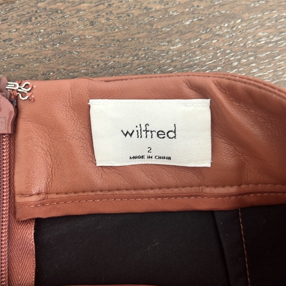 Wilfred size 2 mini vegan leather skirt - Picture 2 of 4